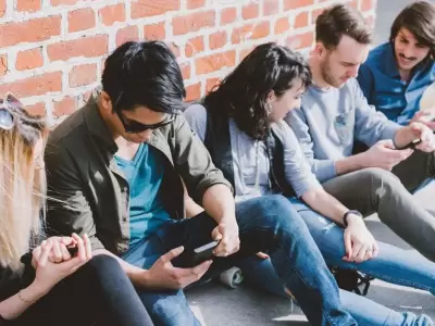 millenials-jovenes-celular