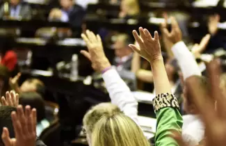El-Senado-convirtio-en-ley-la-Emergencia-Economica