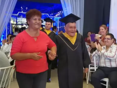 abuelo-graduado