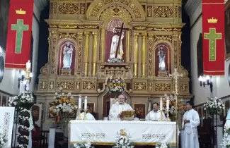 obispo-iglesia-misa