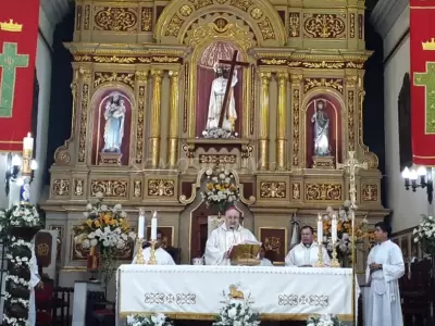 obispo-iglesia-misa