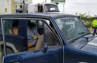ecuador-muerto-en-el-auto