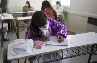 vuelta-a-clases-aula-alumno-escuela