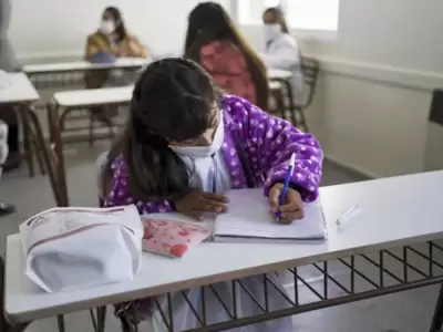 vuelta-a-clases-aula-alumno-escuela