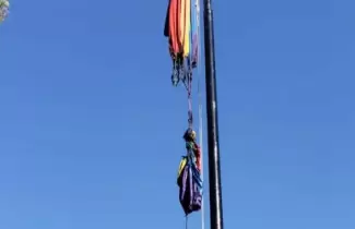 bandera-orgullo-quemada-cordoba