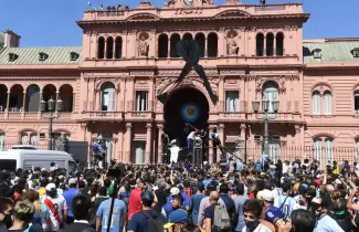 casa-rosada-velorio-maradona