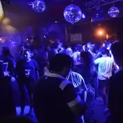 Denuncian que una patota atac� brutalmente a un joven a la salida de un boliche
