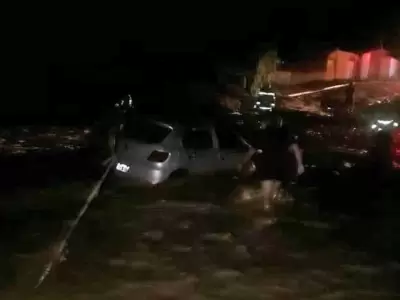 familia-varada-en-el-rio-la-quiaca
