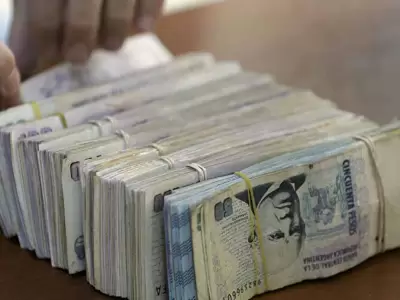 robo-pesos-y-dolares