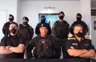 policias