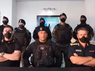 policias
