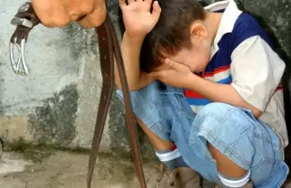 hombre-golpea-nino-2