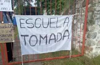 escuela-tomada-01