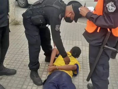 abre-coches-detenido-calle-belgrano