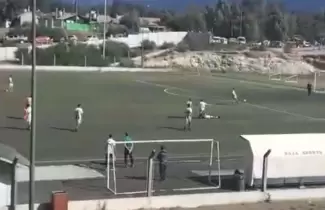 brutal-agresion-futbolista-