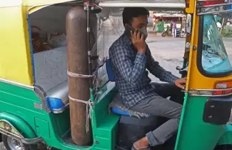 tuk-tuk-se-convierte-en-ambulancia