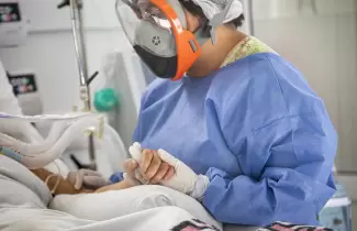 covid-personal-salud-terapia-coronavirus-
