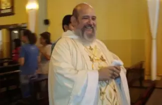 sacerdote-rosa-torino