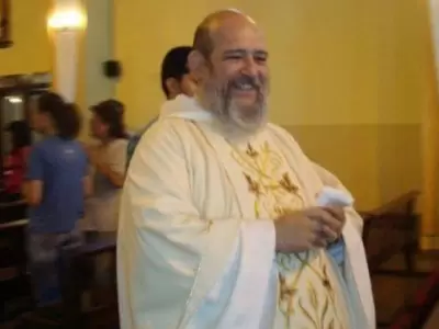 sacerdote-rosa-torino