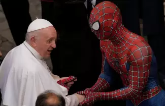 papa-francisco-hombre-arana