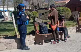 policia-barbijo