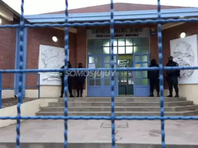 escuela-cerrada-1