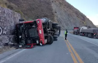 camion-volco-ruta-9