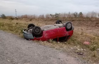 vuelco-auto-1
