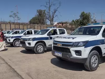 camionetas-policia-entrega