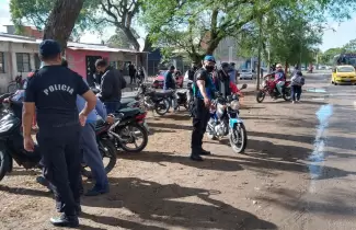 policia-moto-seguridad-alto-comedero