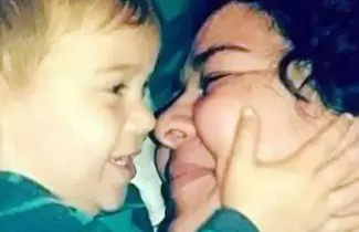 Lucio-con-Silvia-Gomez-su-abuela-paterna.-Foto-gentileza-Clarin.
