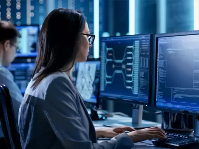 tecnologia-compoutadora-joven