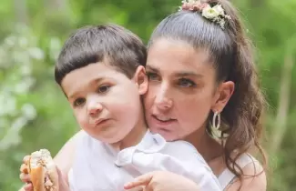juana-viale-y-su-hijo