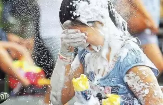 ESPUMA-DE-CARNAVAL-NINOS-