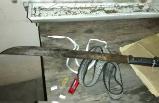 machete-arma-blanca-policia