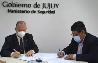 firma-ministro-seguridad