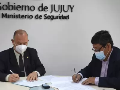 firma-ministro-seguridad
