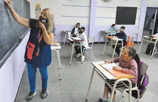 clases-ciclo-lectivo-escuela-barbijos-
