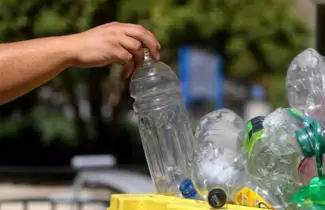 Reciclaje-de-botellas-de-plastico