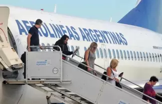 aerolineas-argentinas-vuelo-avion-aeropuerto