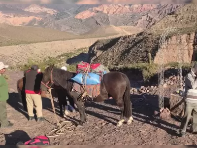 obreros-camino-abra-punta-corral-tilcara