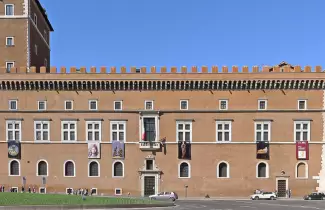 edificio-balcon-de-mussolini-roma