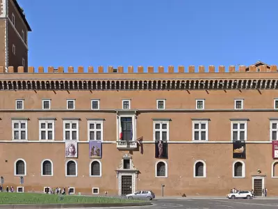 edificio-balcon-de-mussolini-roma