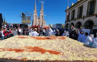 milanesa-napolitana-mas-grande-mundo