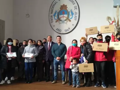 entrega-netbooks-colegio-nacional-