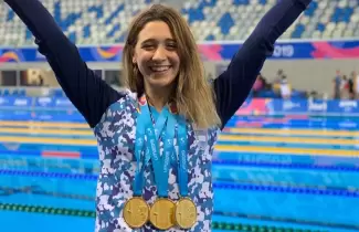 Delfina-Pignatiello-natacion