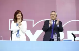 cristina-y-alberto-fernandez-acto-ypf