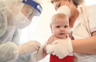 bebe-vacuna-covid
