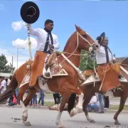 Piden circular con precauci�n por Desfile Escolar y Gaucho en Guerrero