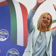 Georgia Meloni, la política italiana que será la primera mujer en encabezar el Gobierno
